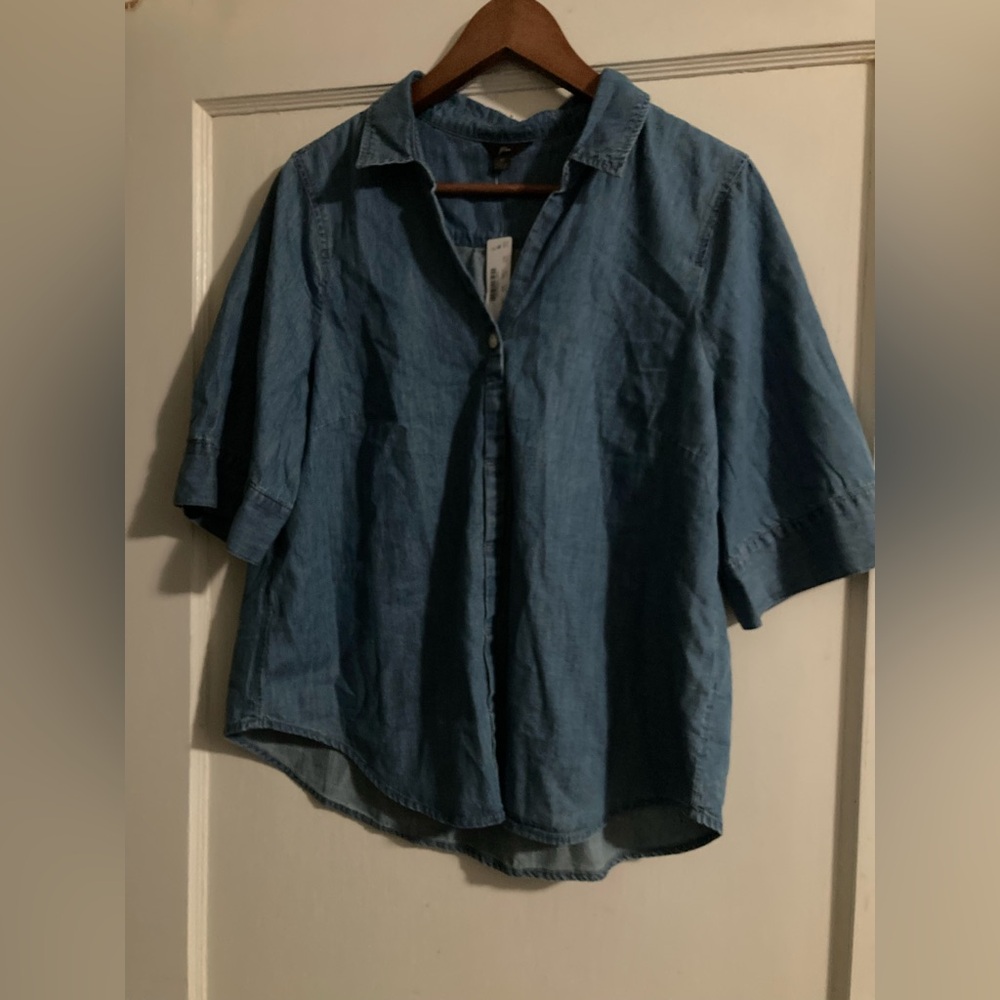 J. Crew medium NWT chambray 100% cotton short sleeve popover shirt - Picture 2 of 5